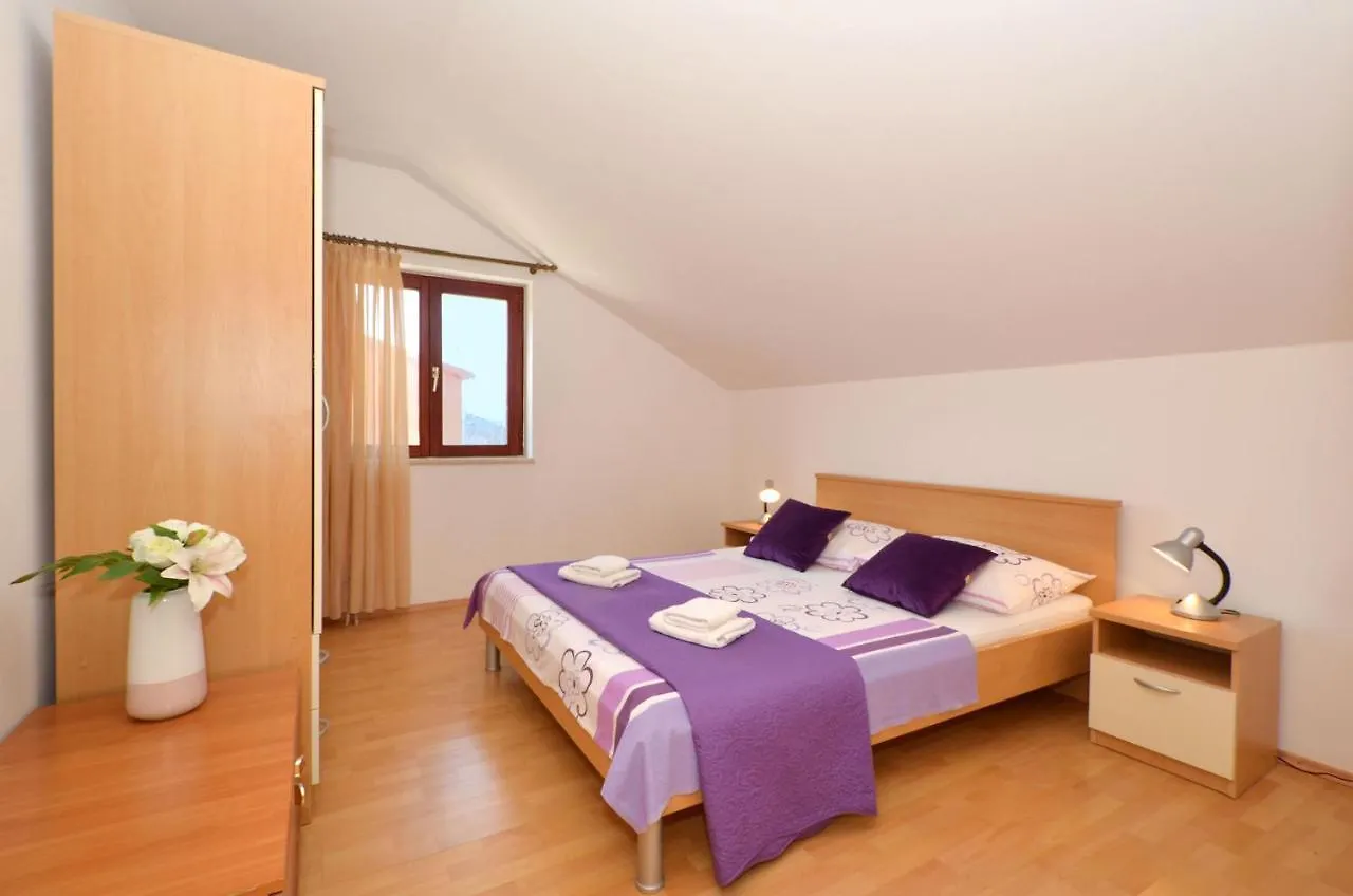 Apartments Pitesa 트로기르