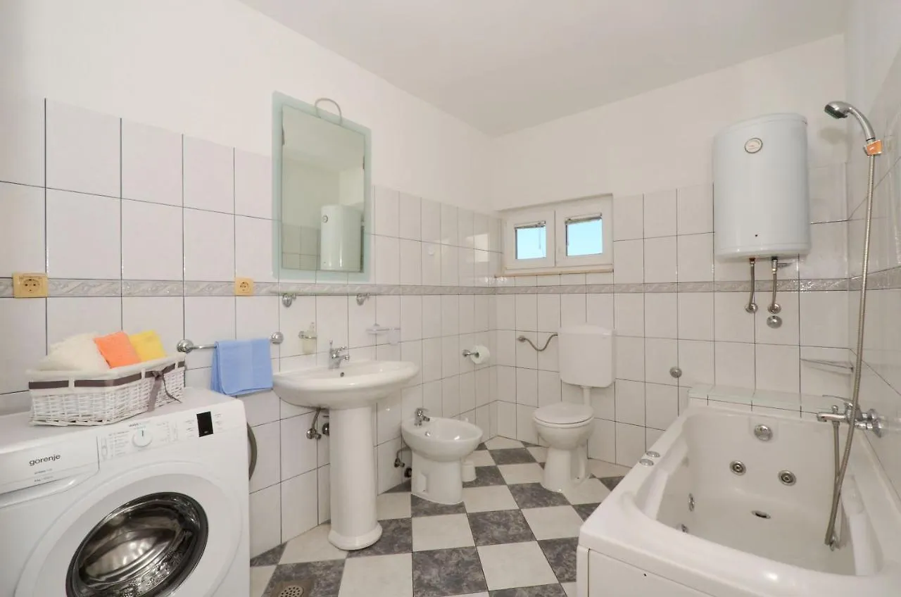 Apartments Pitesa 트로기르