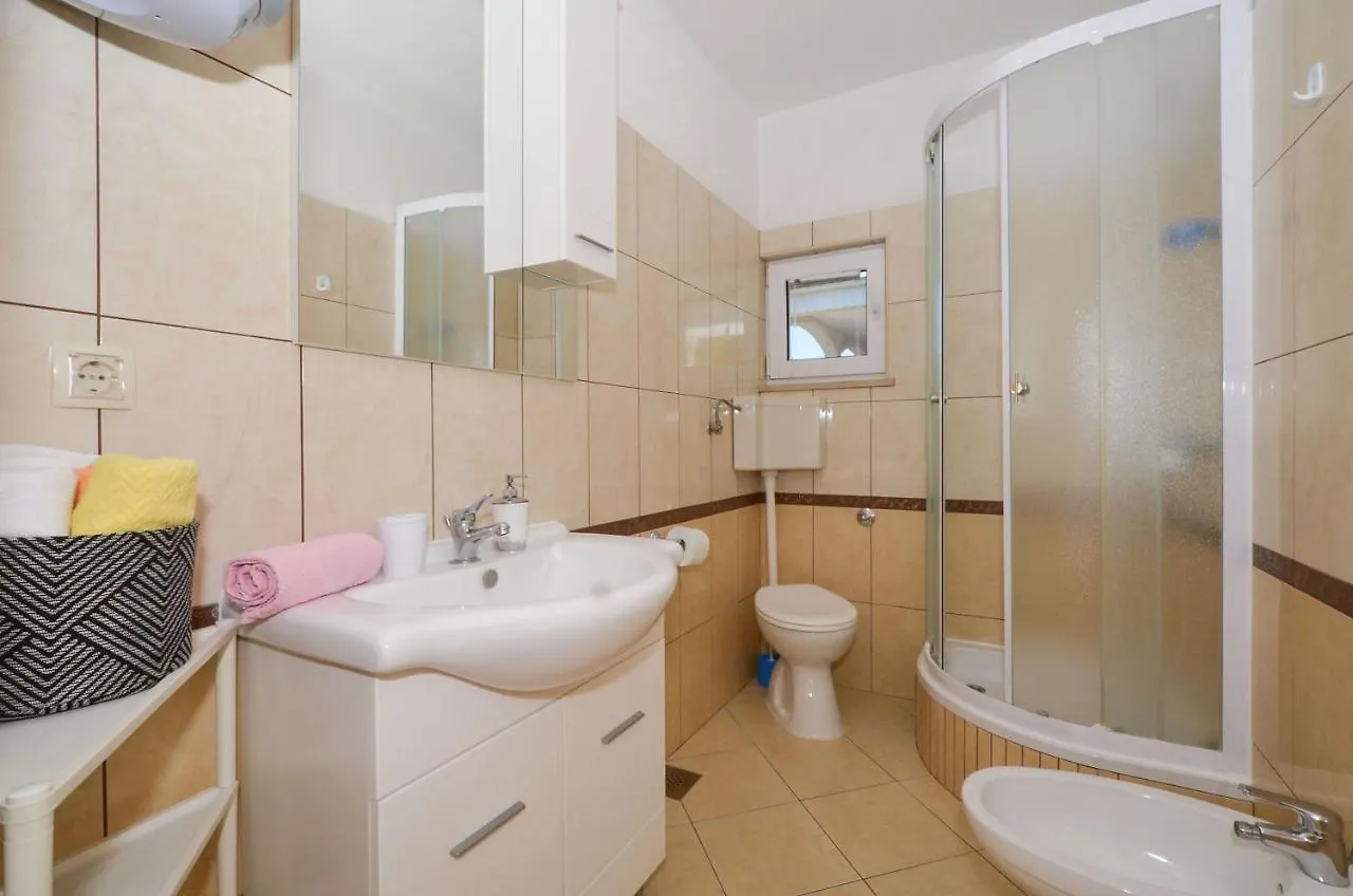 Apartments Pitesa 트로기르