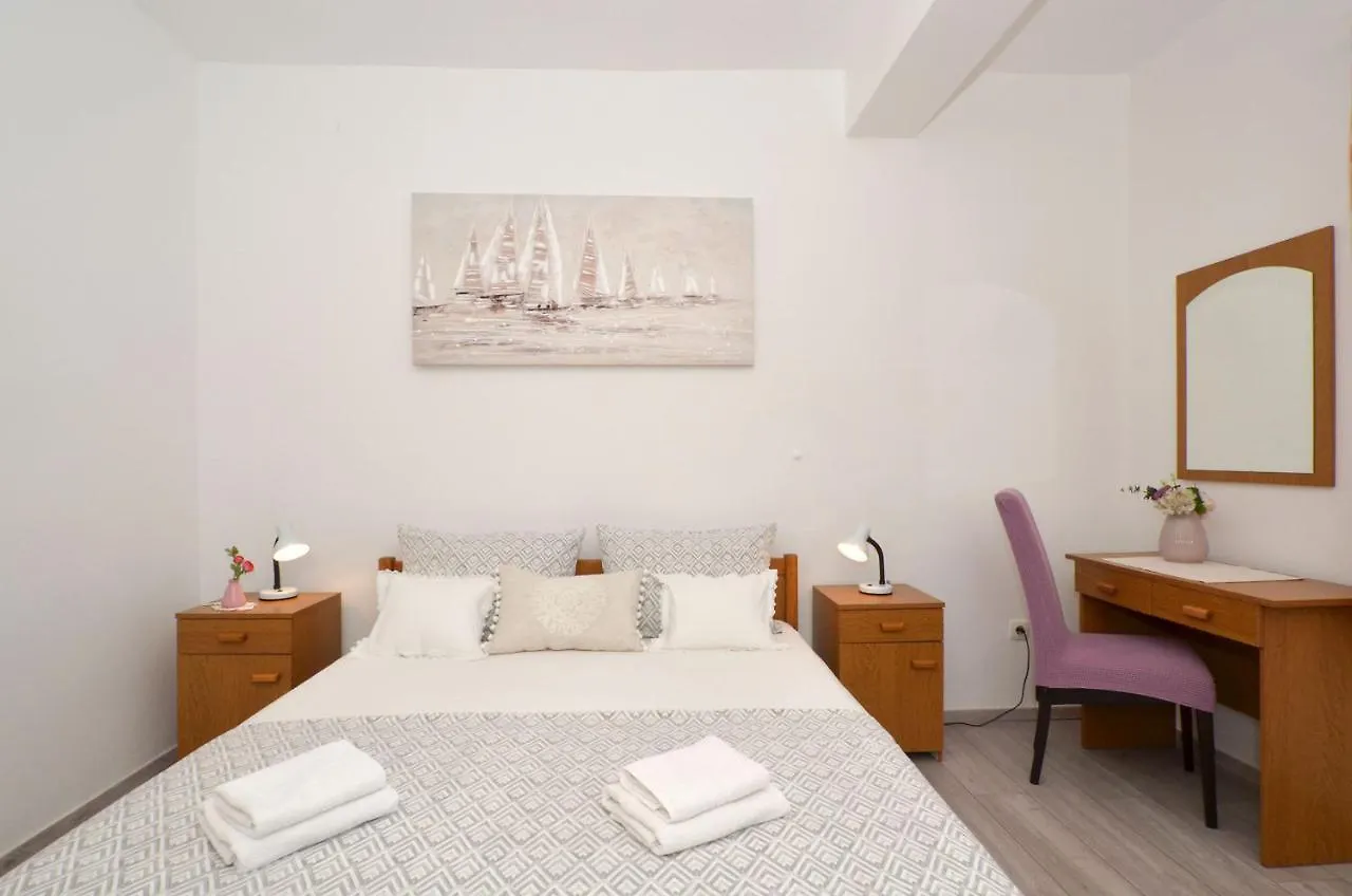 Apartments Pitesa Trogir Kroatië
